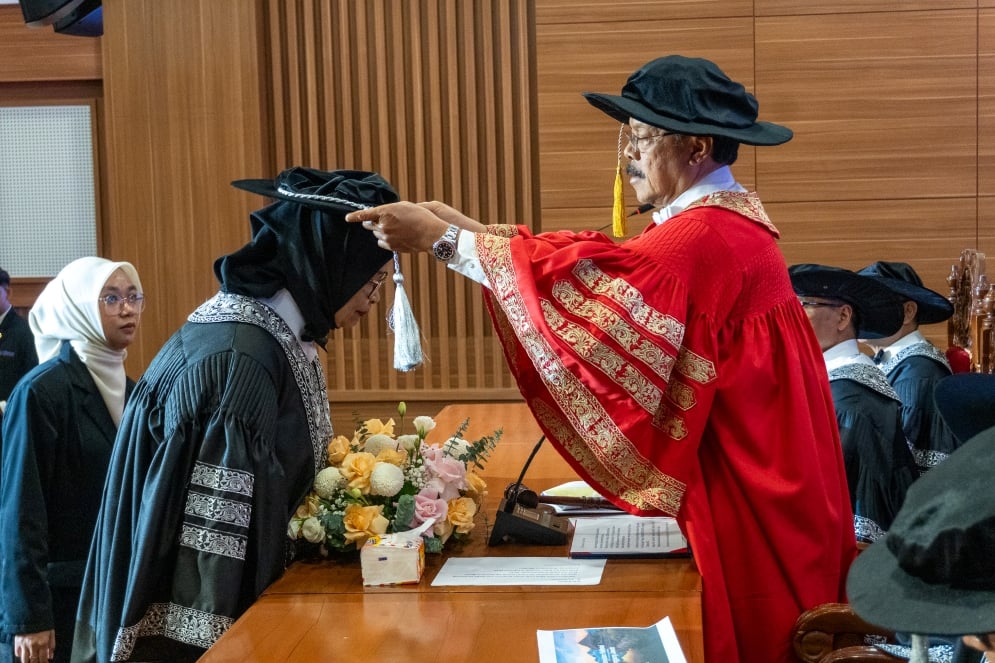 Pengukuhan guru besar Universitas Widyatama Prof Sri Astuti