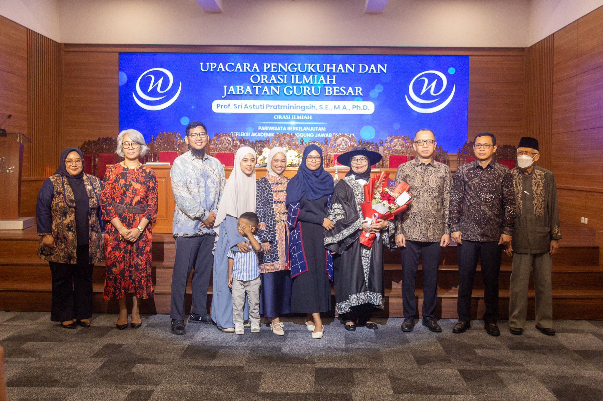 Guru besar Universitas Widyatama inspiratif 